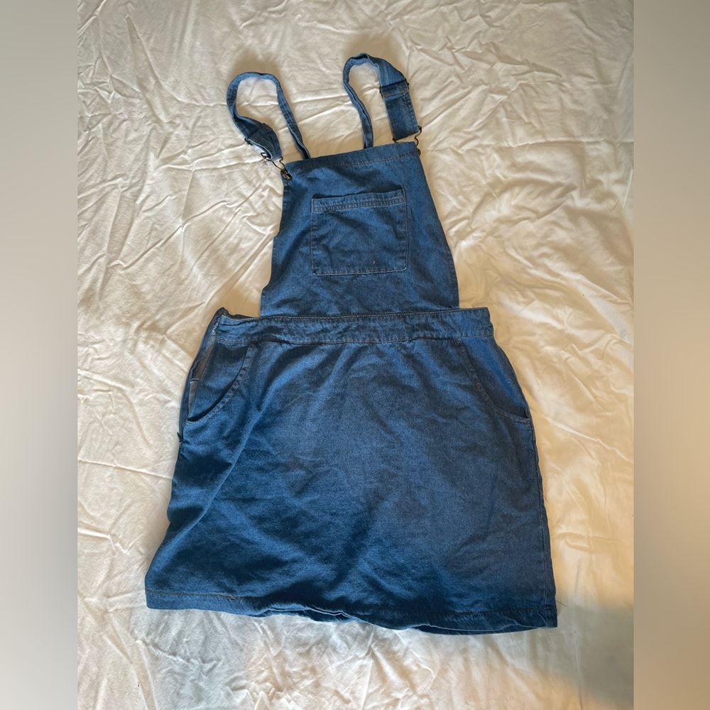 Overall skirt